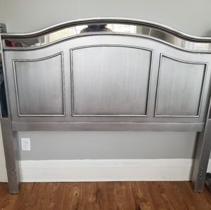 Gorgeous Queen Size Head Board